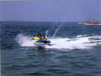 Pulau Ayer Resort And Cottages Jakarta Buitenkant foto