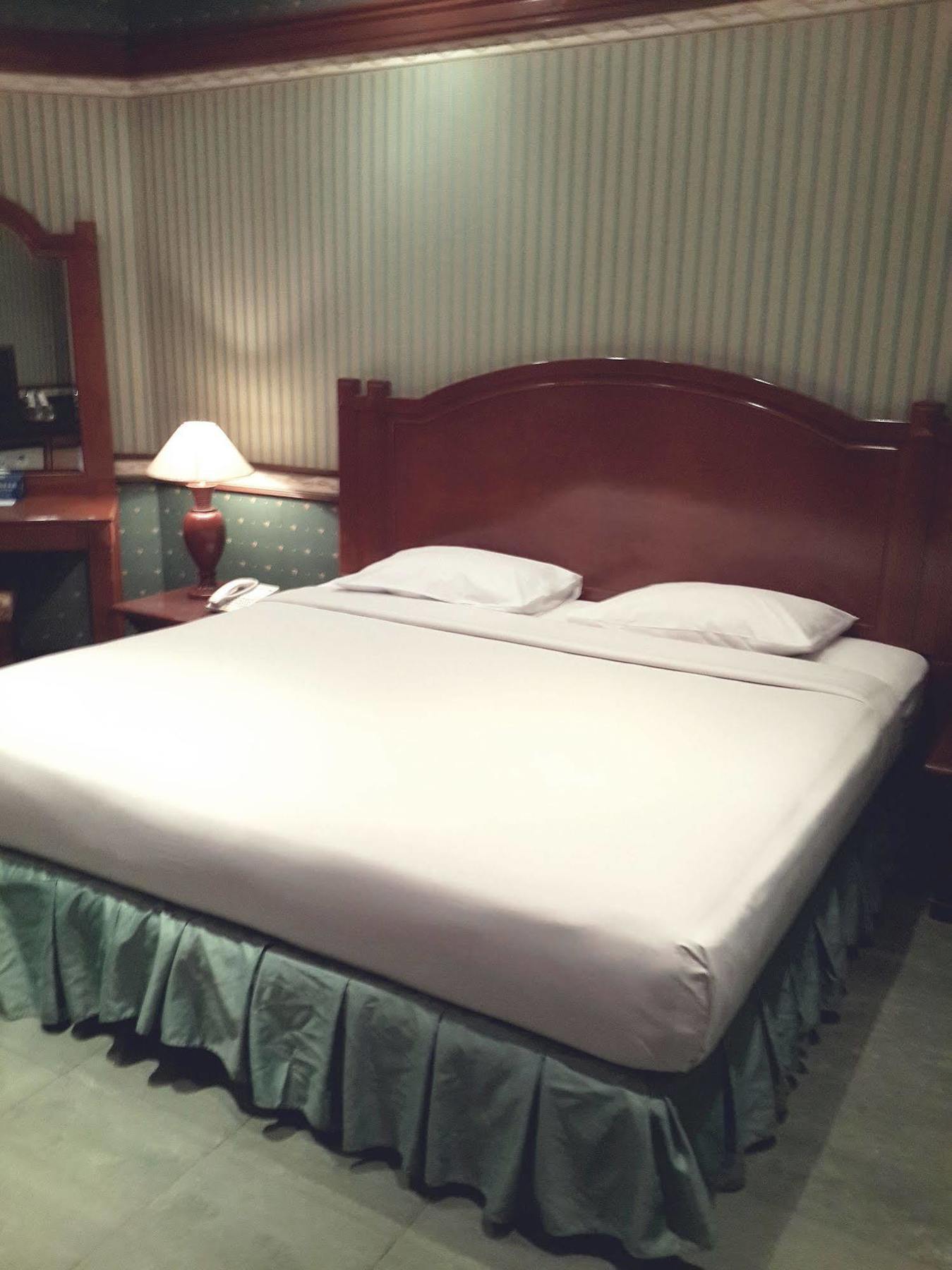 Pulau Ayer Resort And Cottages Jakarta Buitenkant foto